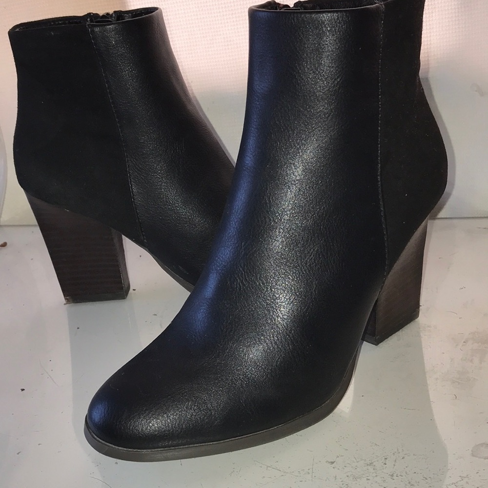 Nice pair of Covington low rise boots !.